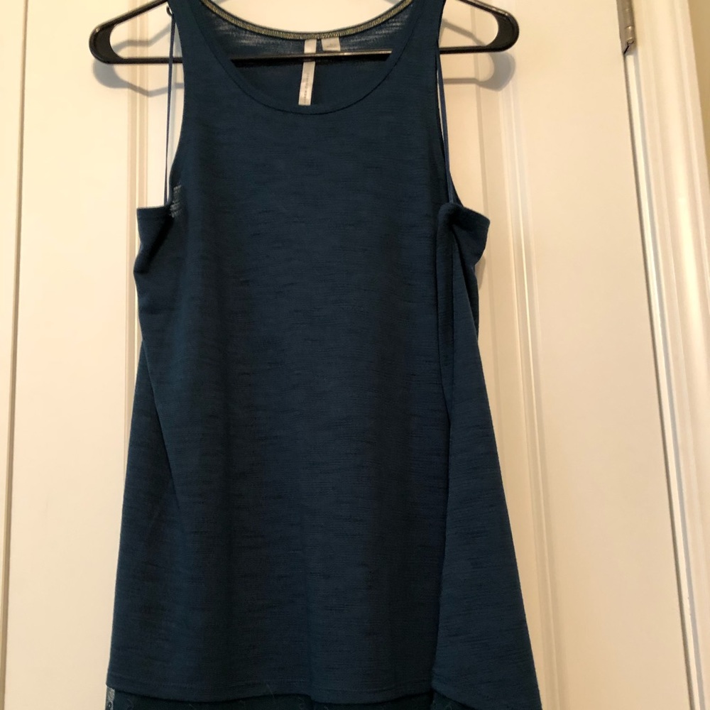 Extended tank with lace trim